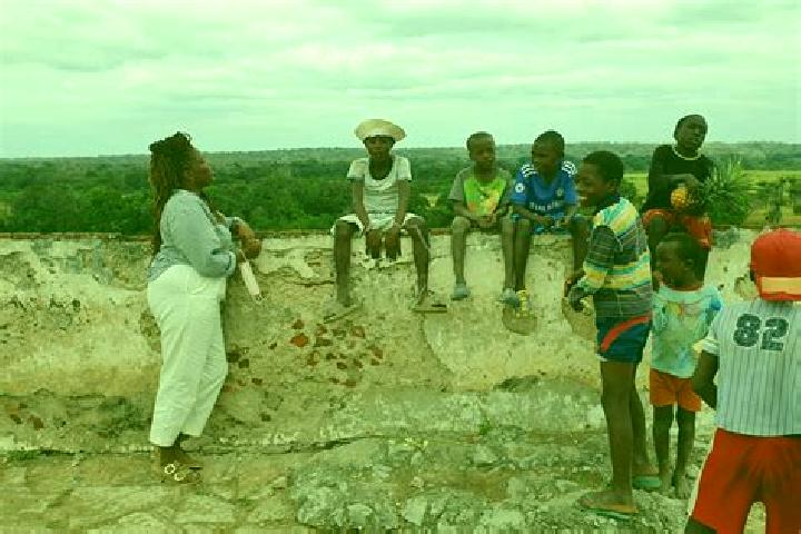 Escorts Massangano, Angola — Local Companions
