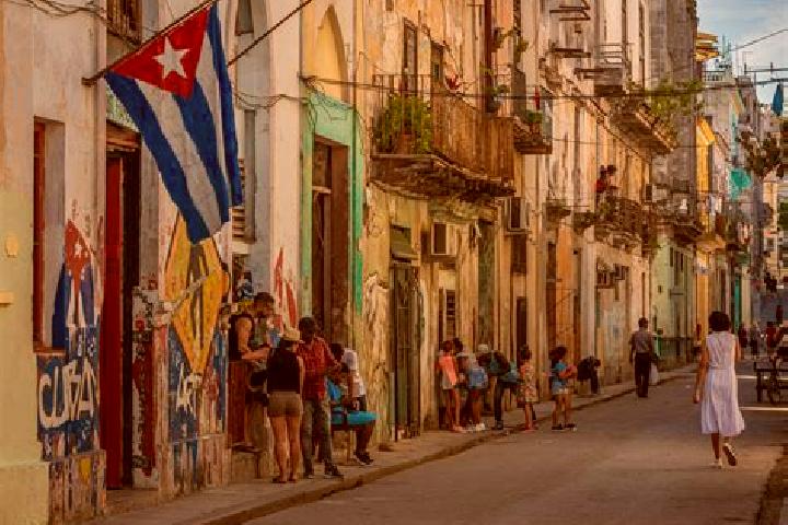 Escorts Mayari, Cuba — Local Companions