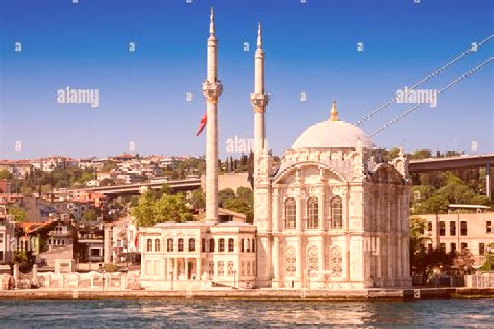 Escorts Mecidiye, Turkey — Local Companions