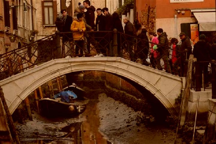 Escorts Medeuzza, Italy — Local Companions