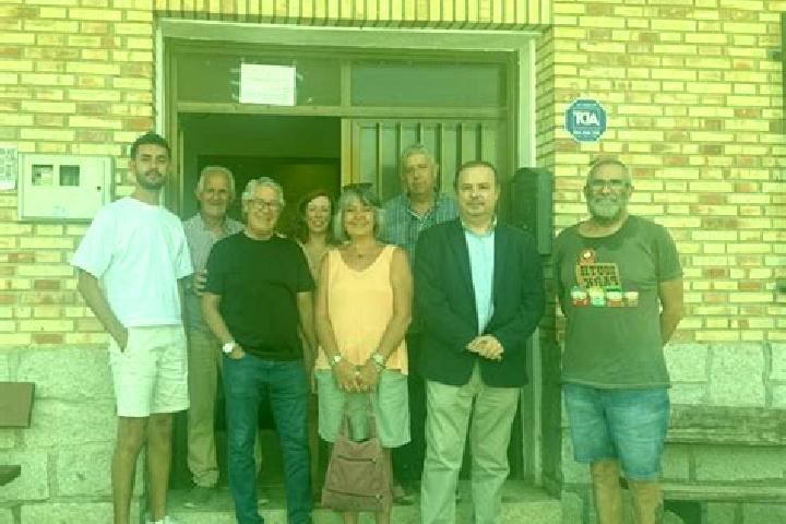Escorts Mesegar de Corneja, Spain — Local Companions