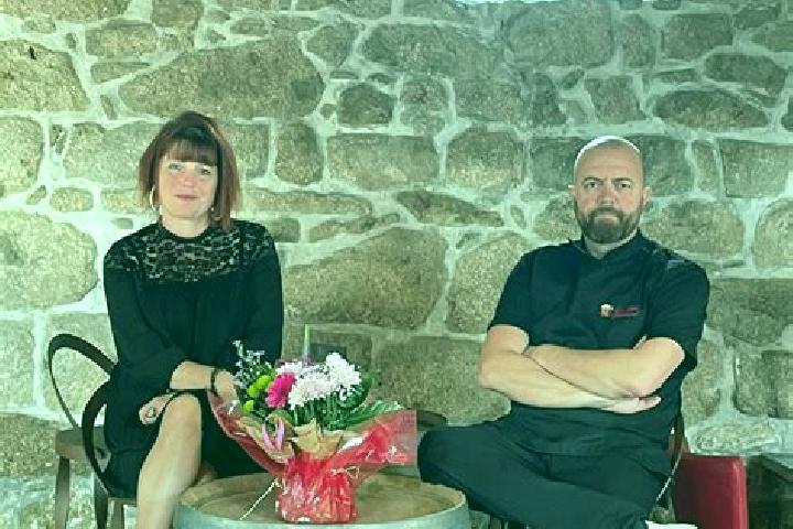 Escorts Mezieres-sur-Couesnon, France — Local Companions