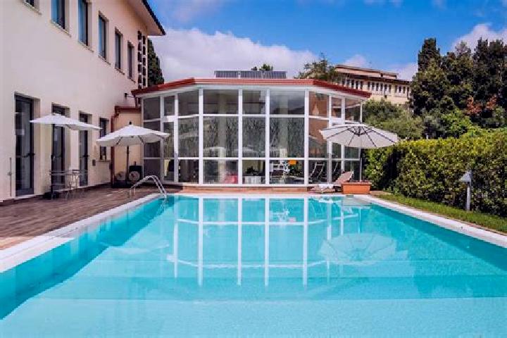 Escorts Miradolo Terme, Italy — Local Companions