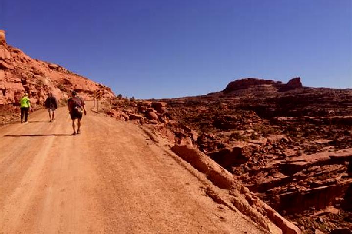 Escorts Moab, United States — Local Companions