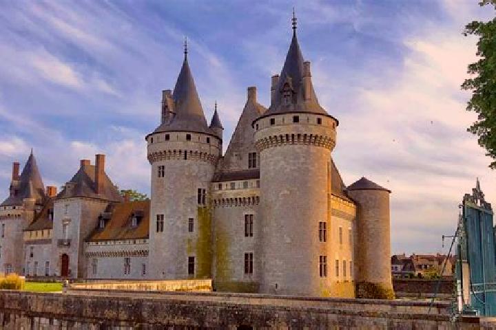 Escorts Moleans, France — Local Companions