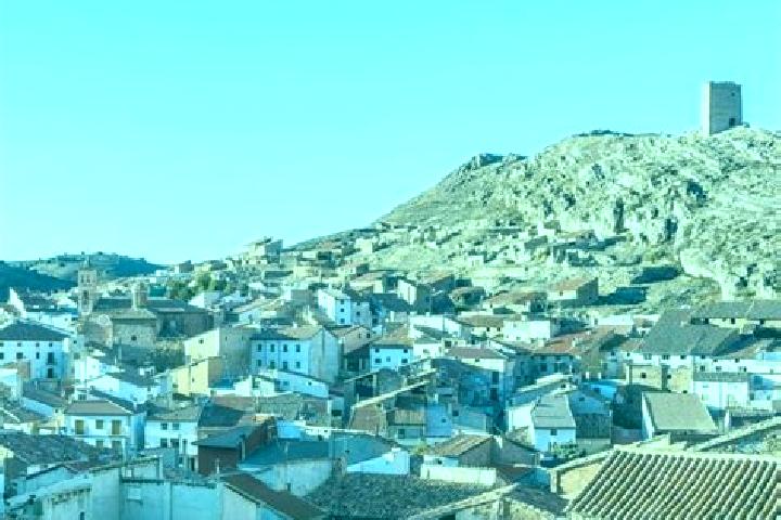 Escorts Monreal del Campo, Spain — Local Companions