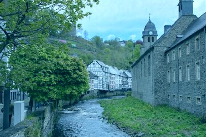Escorts Monschau, Germany — Local Companions