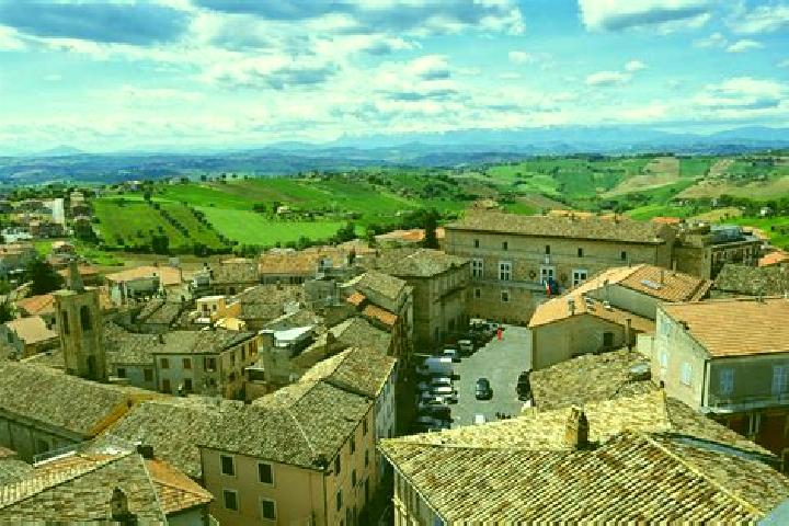 Escorts Monte San Giusto, Italy — Local Companions