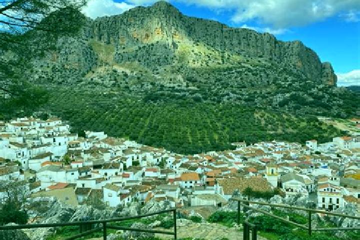 Escorts Montejaque, Spain — Local Companions