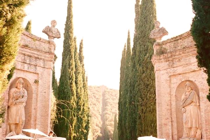 Escorts Montone, Italy — Local Companions