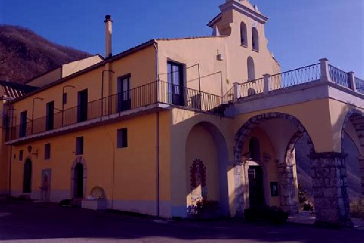 Escorts Montoro Superiore, Italy — Local Companions