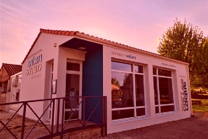 Escorts Mougon, France — Local Companions