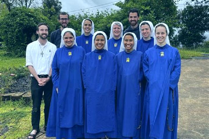 Escorts Mouret, France — Local Companions