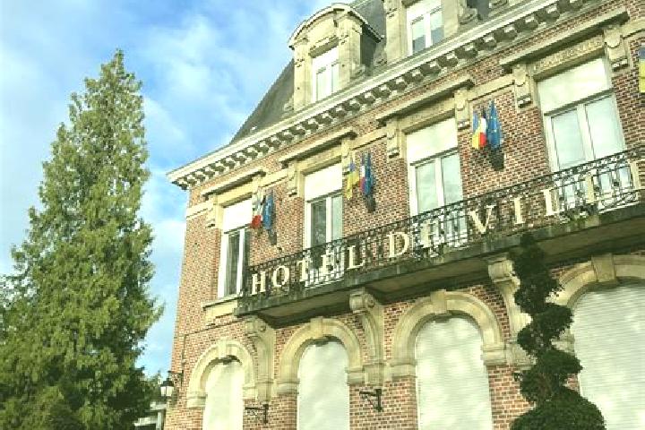 Escorts Mouvaux, France — Local Companions