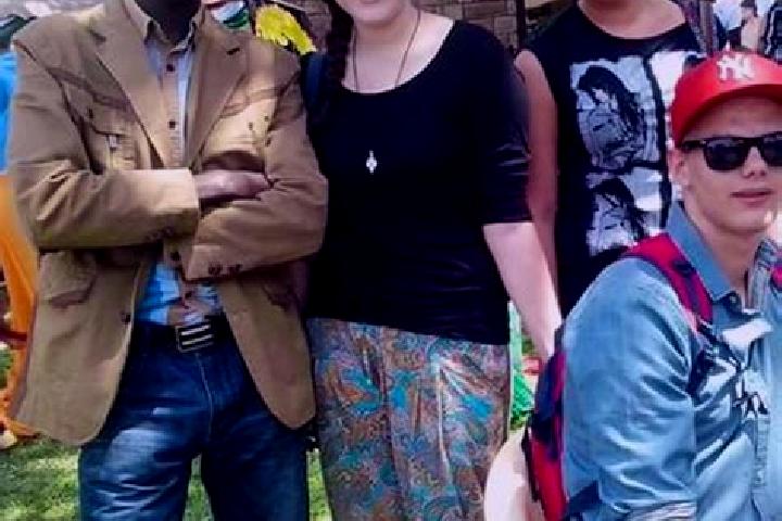 Escorts Muchorwi, Kenya — Local Companions