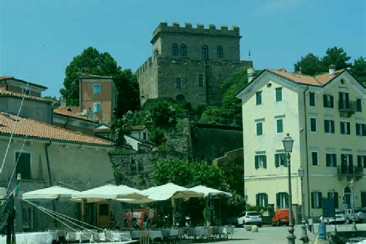 Escorts Muggia, Italy — Local Companions