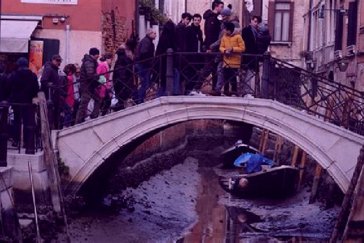 Escorts Mulazzano Ponte, Italy — Local Companions