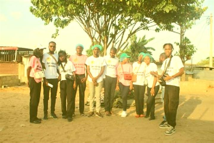 Escorts Mulenvos, Angola — Local Companions