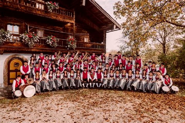 Escorts Munderfing, Austria — Local Companions