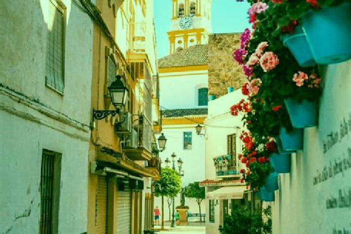 Escorts Munoveros, Spain — Local Companions