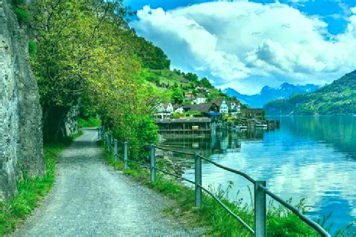 Escorts Muolen, Switzerland — Local Companions