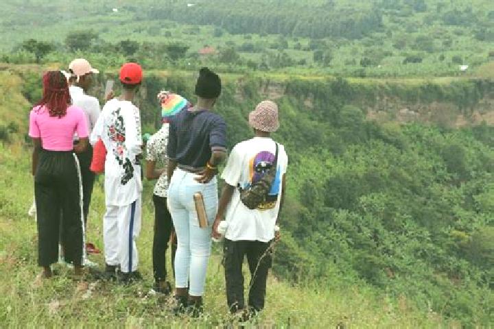 Escorts Nansana, Uganda — Local Companions