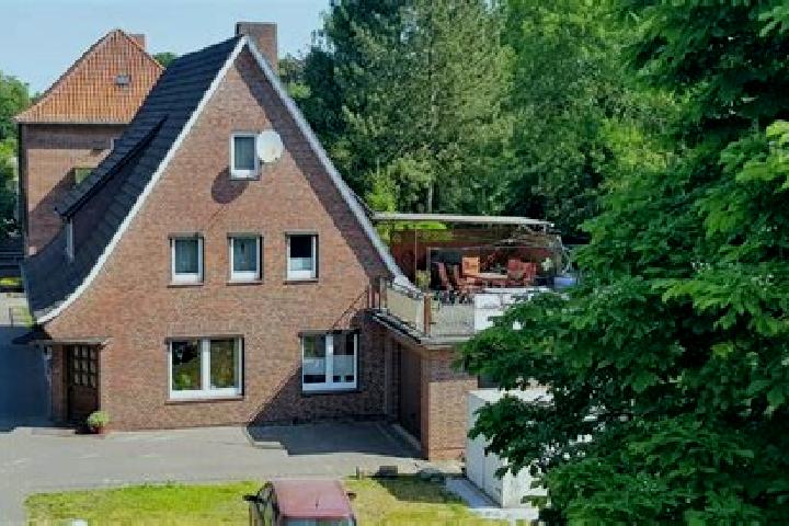 Escorts Neuhaus an der Oste, Germany — Local Companions