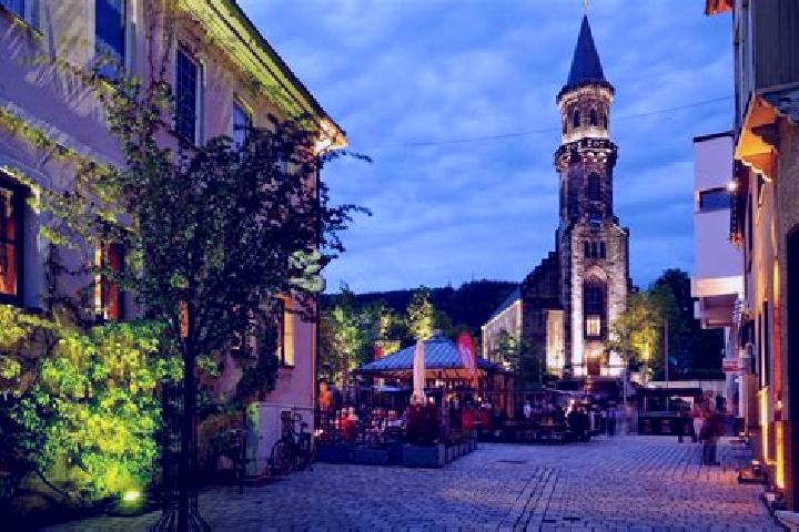 Escorts Neustadt bei Coburg, Germany — Local Companions