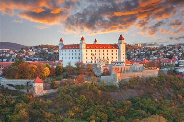 Escorts Neverice, Slovakia — Local Companions