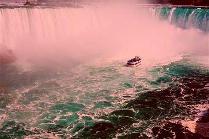 Escorts Niagara Falls, United States — Local Companions