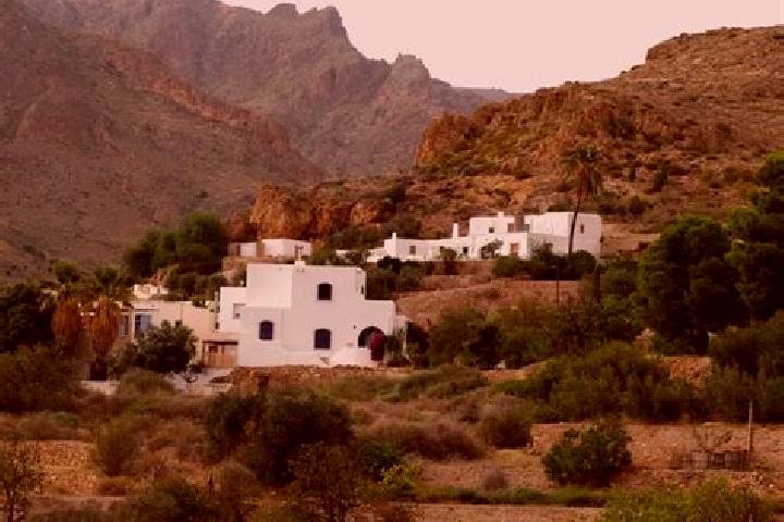 Escorts Nijar, Spain — Local Companions