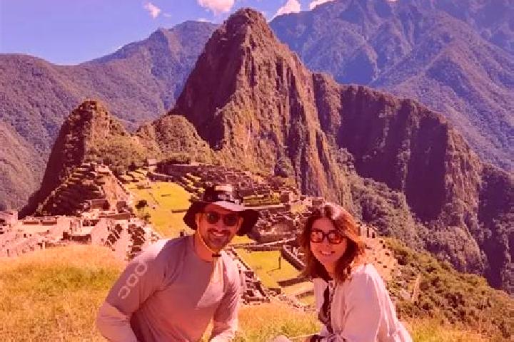 Escorts Ninabamba, Peru — Local Companions