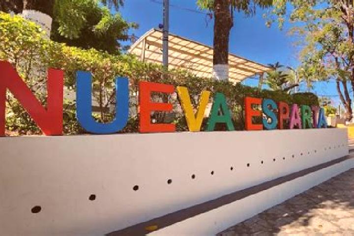 Escorts Nueva Esparta, El Salvador — Local Companions
