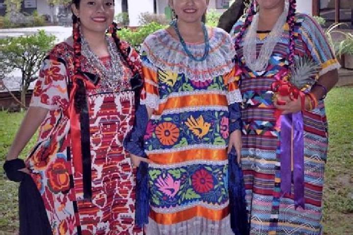 Escorts Nuevo Ixcatlan, Mexico — Local Companions