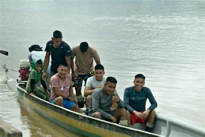 Escorts Nuevo Rocafuerte, Ecuador — Local Companions