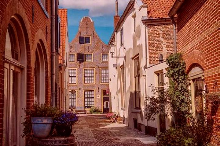 Escorts Nunspeet, Netherlands — Local Companions