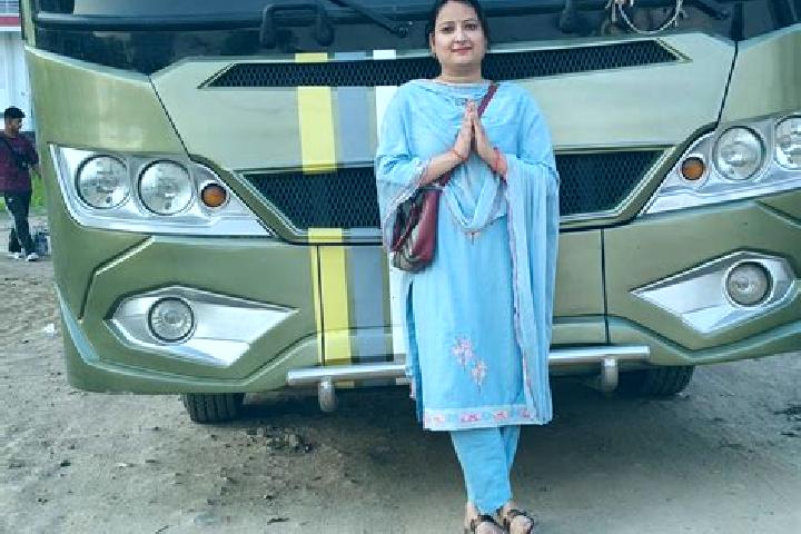 Escorts Nurpur, India — Local Companions