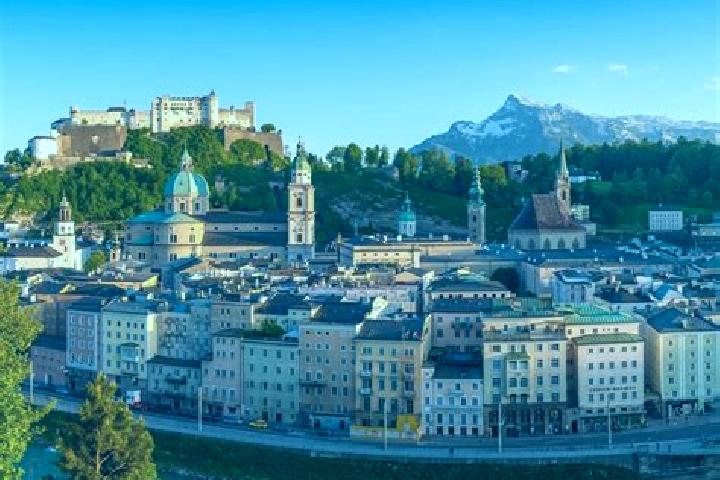 Escorts Oberhart, Austria — Local Companions