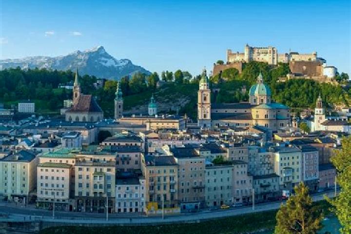Escorts Obermieming, Austria — Local Companions