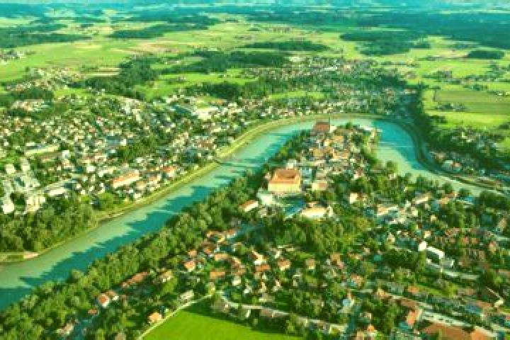 Escorts Oberndorf bei Salzburg, Austria — Local Companions
