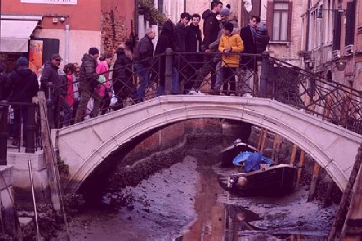 Escorts Olmedo, Italy — Local Companions