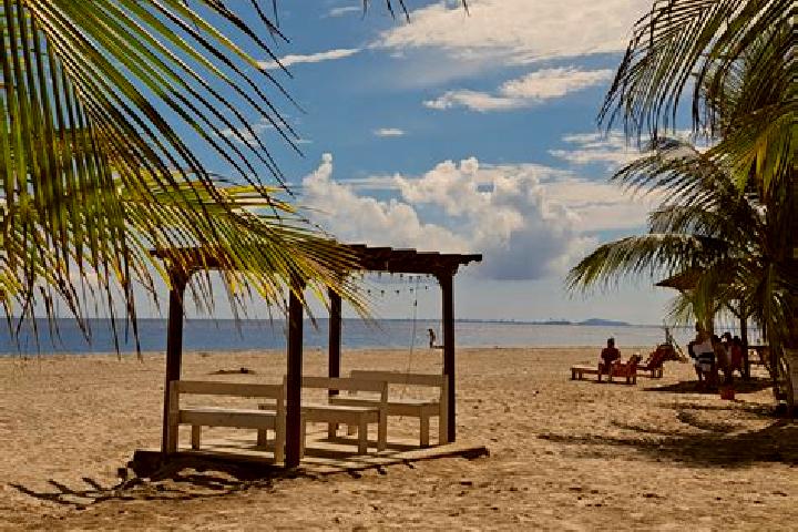 Escorts Omoa, Honduras — Local Companions