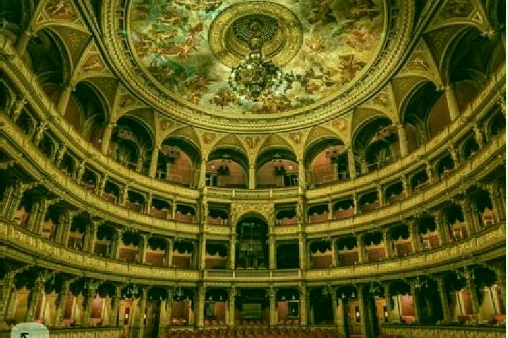 Escorts Opera, France — Local Companions