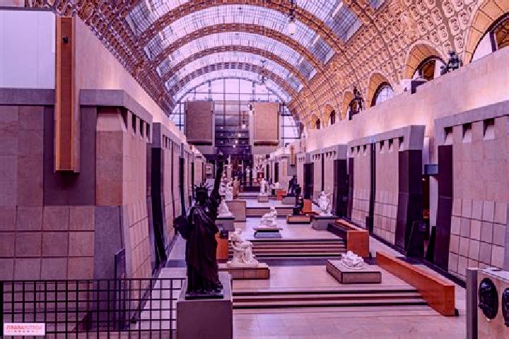 Escorts Orsay, France — Local Companions