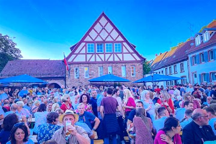 Escorts Otterberg, Germany — Local Companions