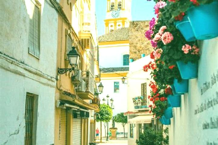 Escorts Otura, Spain — Local Companions