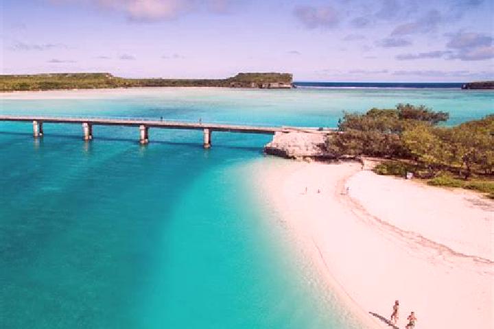 Escorts Ouvea, New Caledonia — Local Companions