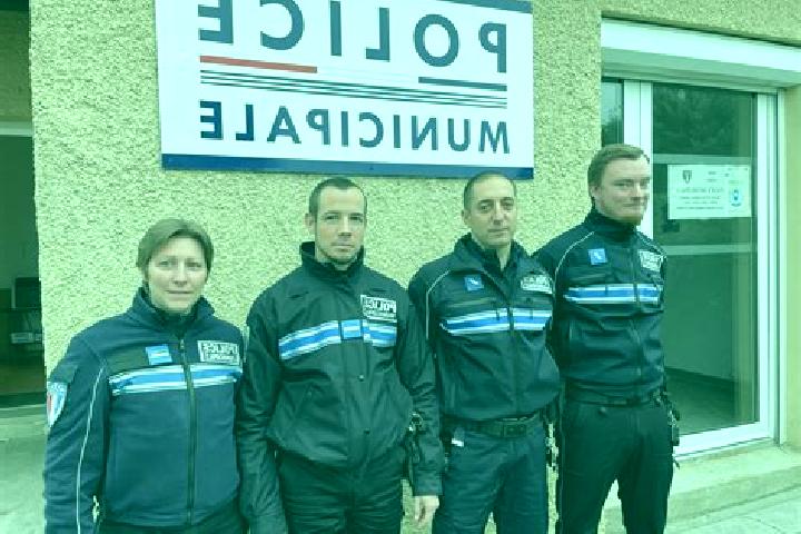 Escorts Ozoir-la-Ferriere, France — Local Companions