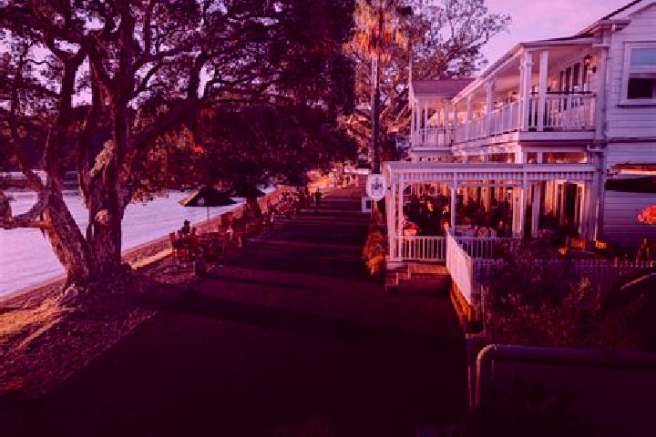 Escorts Paihia, New Zealand — Local Companions