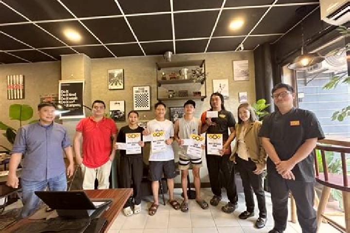 Escorts Pakiad, Philippines — Local Companions